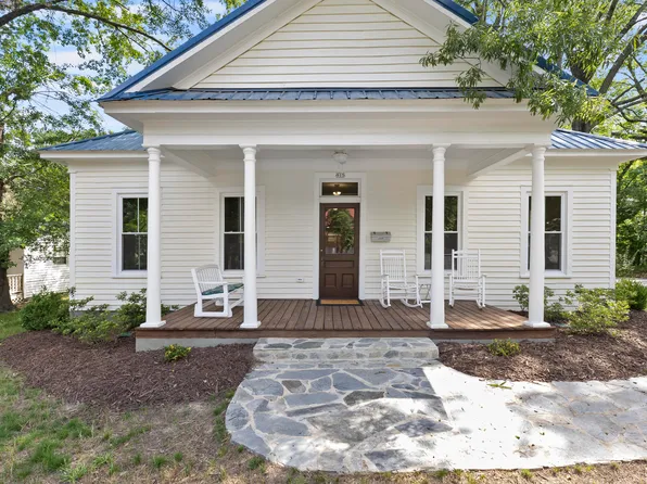 915 S 3rd St, Sanford, NC 27330