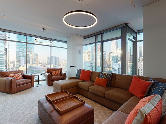 2nd image of 1100 S Hope St APT 1516