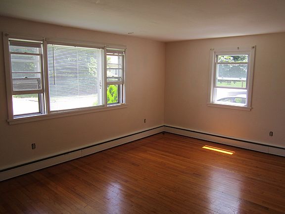 Living room appx 11 x 17