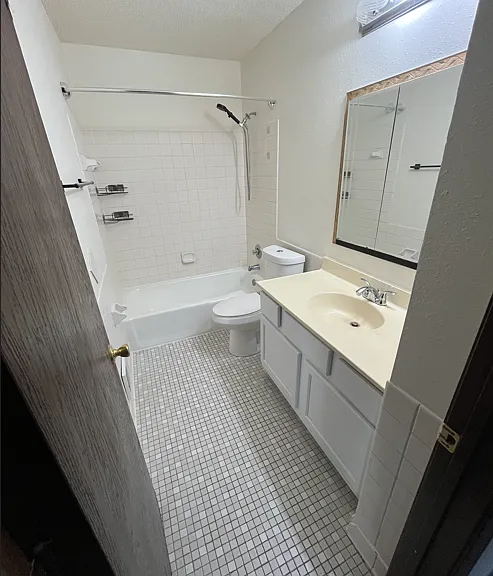 1201 Hillcrest Ct — Photo 8