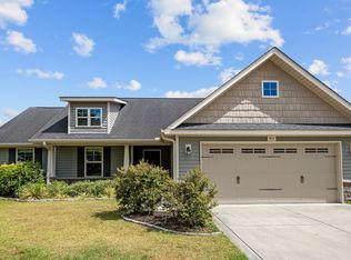 811 Dynasty Dr, Jacksonville, NC 28546