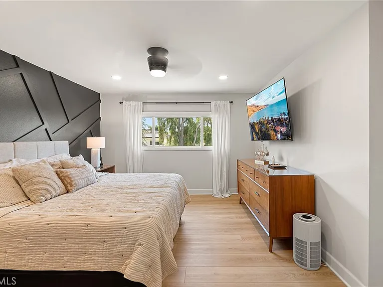 24701 Nympha Dr — Photo 42