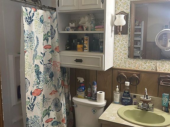 4th image of 5219 Jamaica Dr
