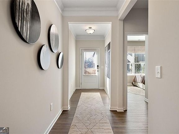 3rd image of 706 Sinclair Ln