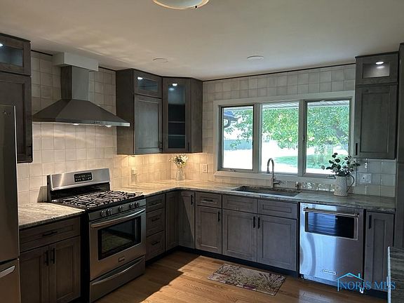 4th image of 727 Terrace Dr