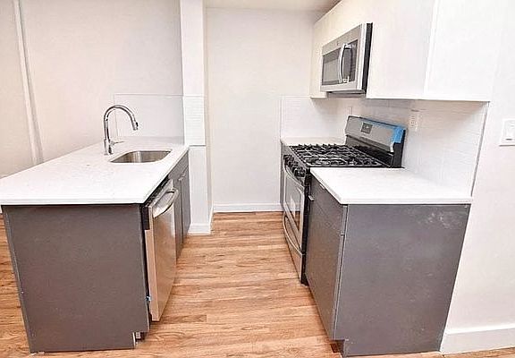 3rd image of 385 Convent Ave
