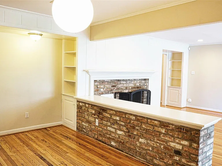 2047 McClendon St — Photo 10