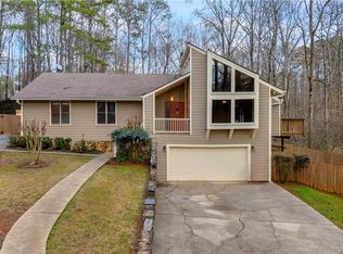 6302 Valley Stream Dr, Cumming, GA 30040