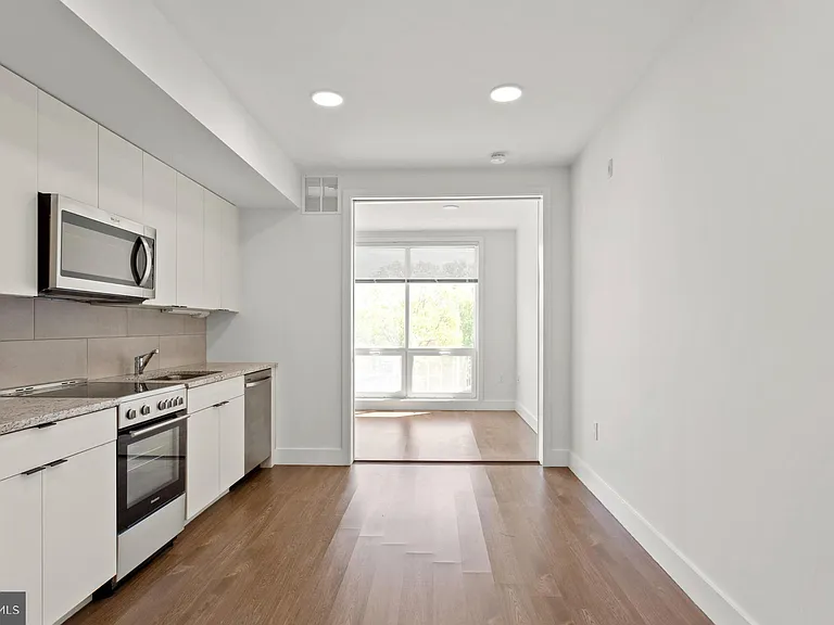 2415 37th St NW #205 — Photo 12