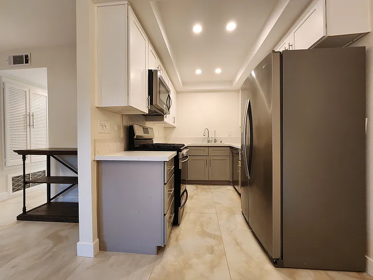 408 Burchett St #6 — Photo 6