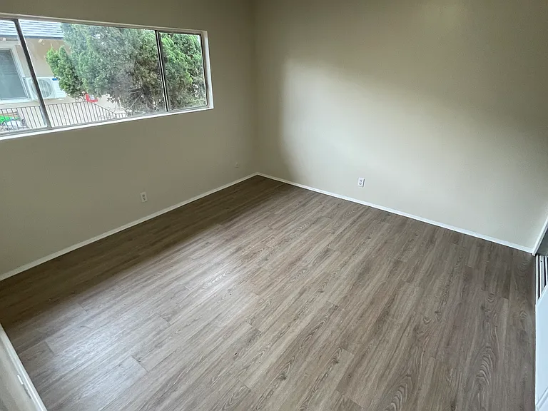 2216 W Via Corona #B — Photo 8