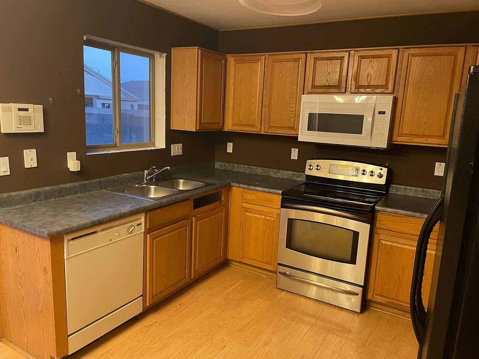 11725 W Mauna Loa Ln — Photo 3