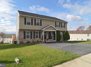 1040 Saylor Dr, Temple, PA 19560