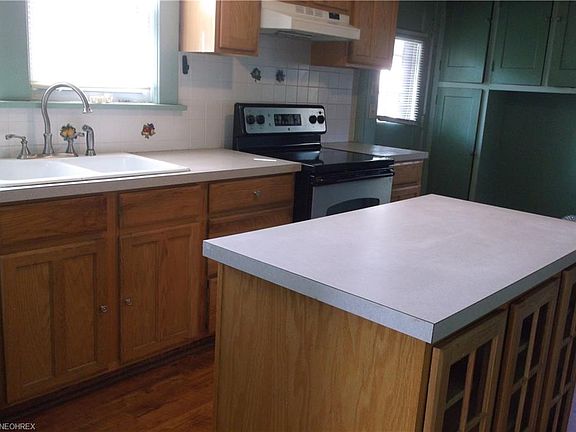3rd image of 871 Wellman Ave SE