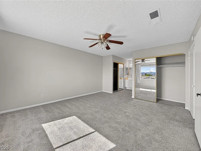 389 Summer Creek Ct — Photo 19