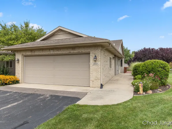 2117 Creekside Dr SW, Byron Center, MI 49315