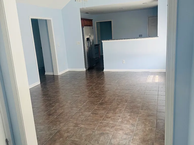 1100 Silvermoon Dr — Photo 20