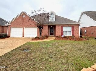 578 Spring Lake Dr, Pearl, MS 39208