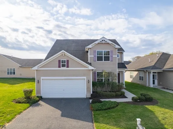 90 Schindler Ct, Franklin Twp., NJ 08873
