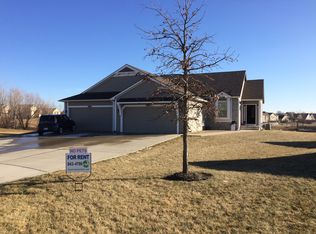 507 Oak Leaf Ct, Baldwin City, KS 66006
