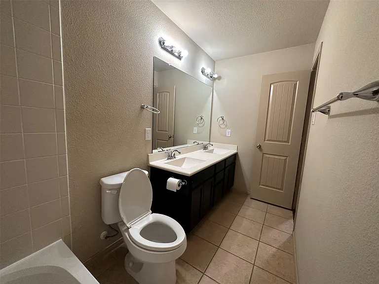 2423 Garden Shadow Dr — Photo 19