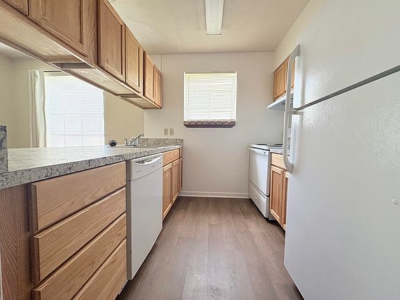 5th image of 1809 Sylvan Ct APT A