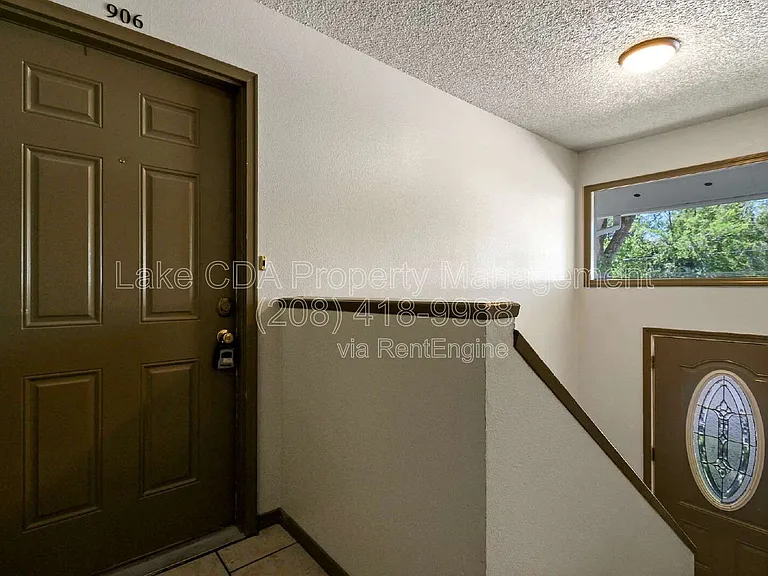 906 N 2nd St — Photo 2