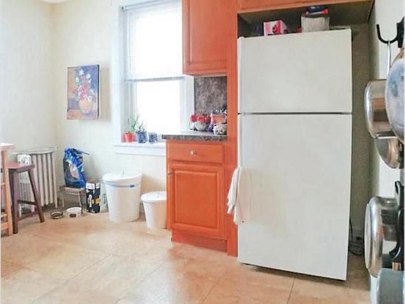 4th image of 221 W 4th Ave #2