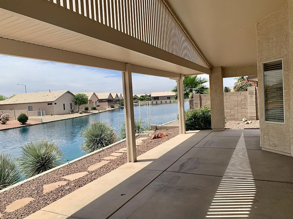 11015 W Chino Dr