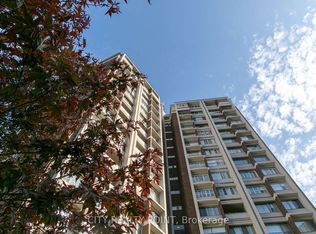 9 Deer Park Cres #303, Toronto, ON M4V 2C4