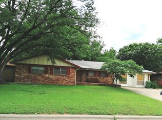 1125 Valley View Dr, Hurst, TX 76053