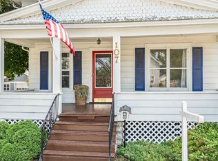 107 W 16th Ave, Oshkosh, WI 54902