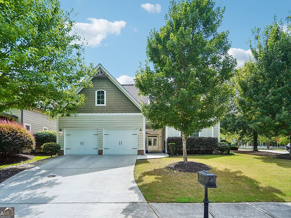1st image of 14 Vanderbilt Pointe Way