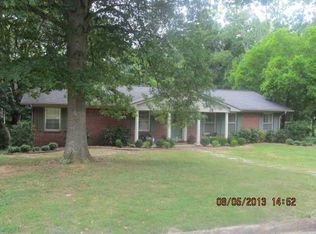 1901 Erskine Dr, Florence, AL 35630
