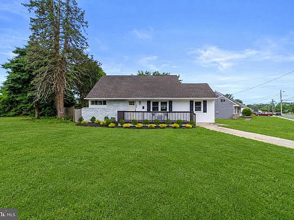 4th image of 100 Colwick Dr