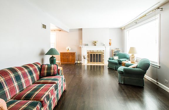4th image of 1531 Newcastle Ave