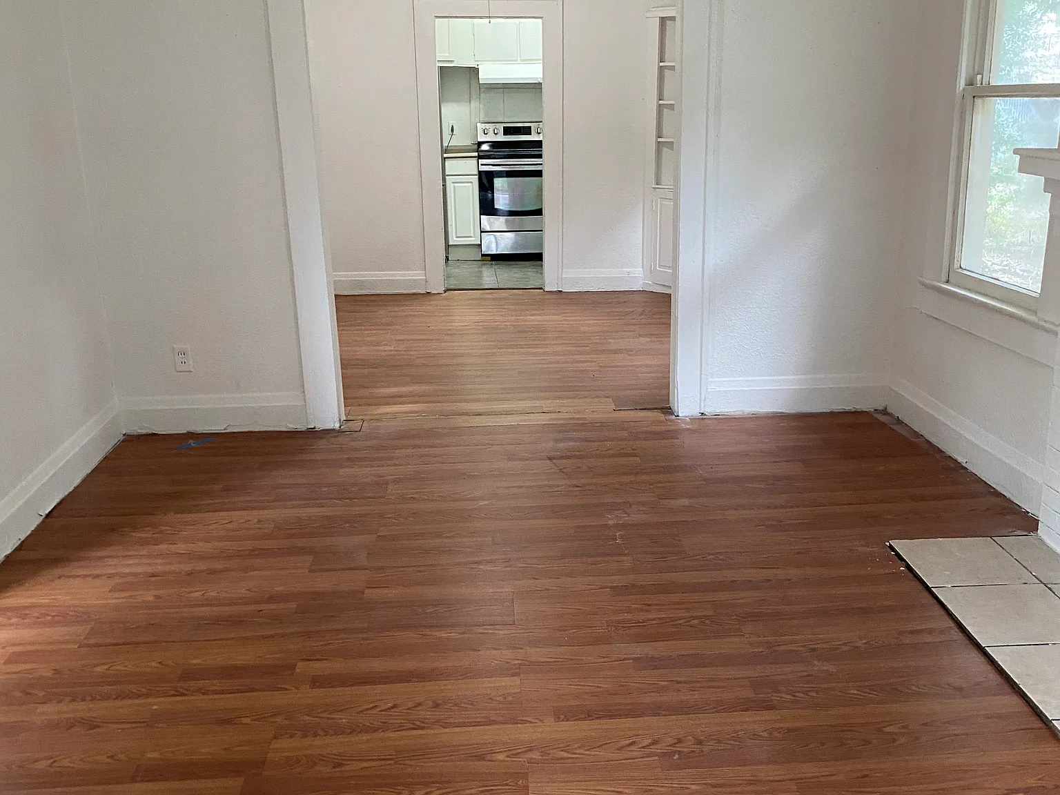 3 bed, 1025 sqft, $1,700 — Photo 2