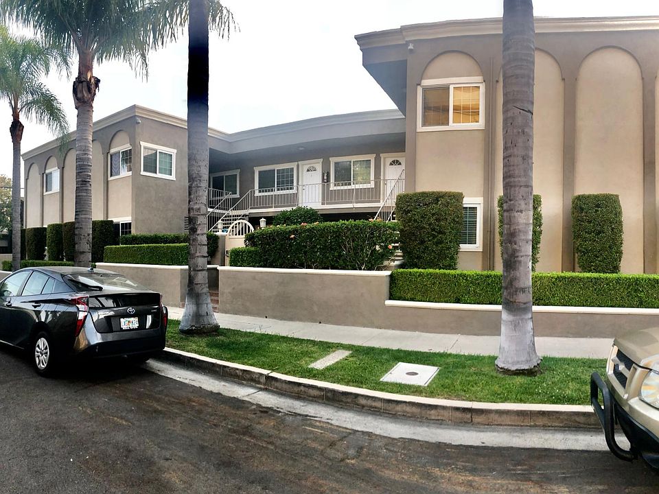 1st image of 11470 Moorpark St #7