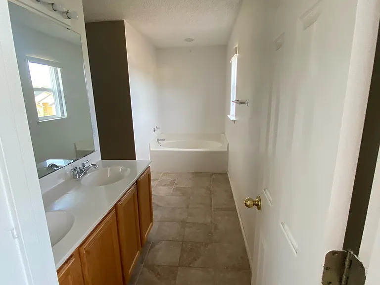 3939 Stonefield Dr — Photo 11