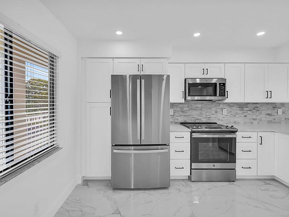 4th image of 7270 Ashford Place #304