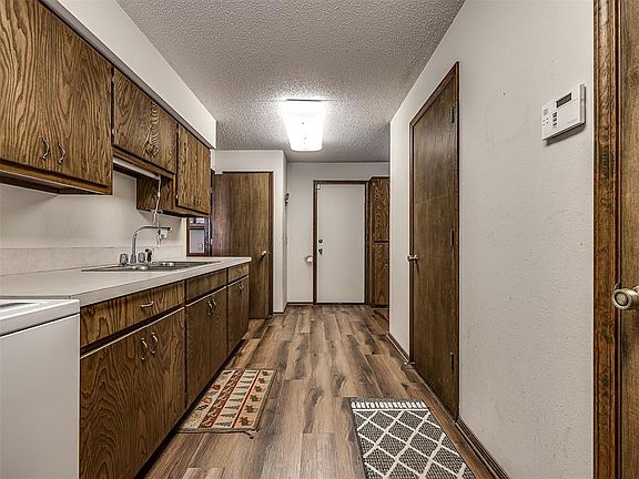 3rd image of 3719 S Coyle Rd