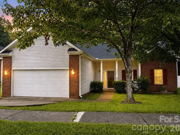 7632 Free Bird Ave, Charlotte, NC 28216