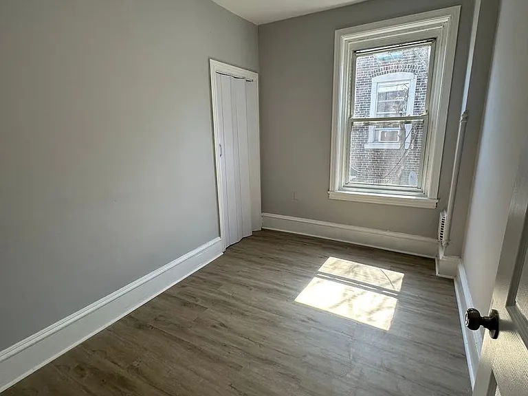 405 Colwyn Ave — Photo 13