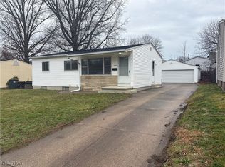 1227 Flanders Ave, Akron, OH