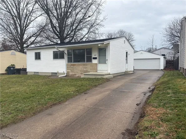 1227 Flanders Ave, Akron, OH 44314