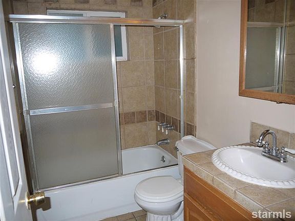 4th image of 1187 Carson Ave