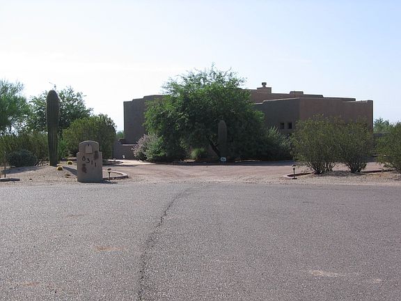 Entrance Drive Way