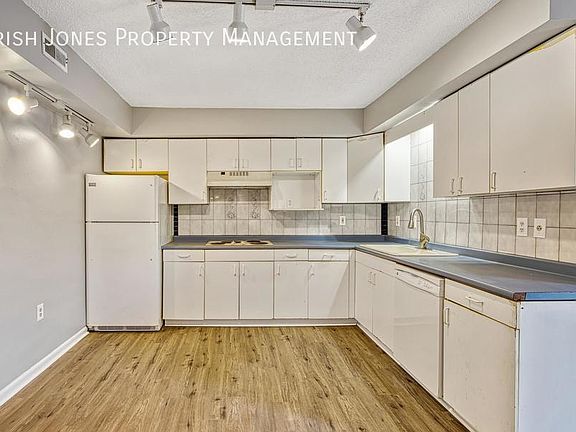 2nd image of 1819 Pine Ave APT 5