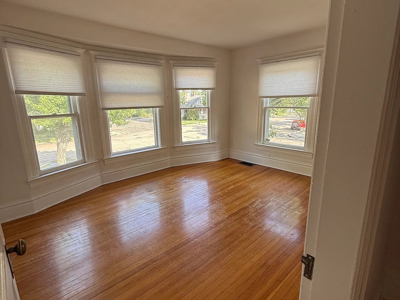 2 bed, 650 sqft, $1,350 — Photo 4