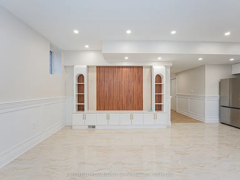 337 Centennial Rd #BASEMENT — Photo 13